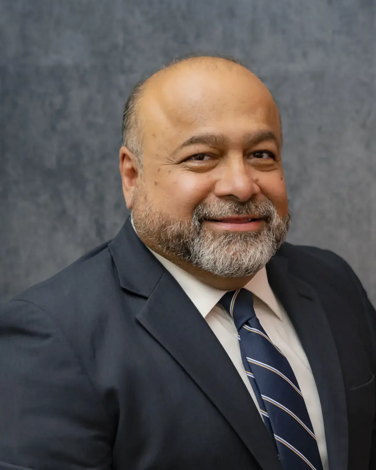 Orthopedic physician assistant Daniel Rivas-Tejeda of Los Angeles Orthopedic Surgery Specialists