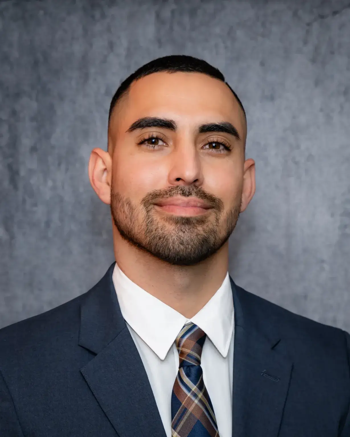 Orthopedic physician assistant Orlando Campos of Los Angeles Orthopedic Surgery Specialists